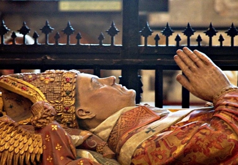 The effigy of Henry Chichele at Canterbury Cathedral, a fine example of a fifteenth century ‘cadaver tomb’.